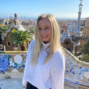 Meet your Posher, Claire